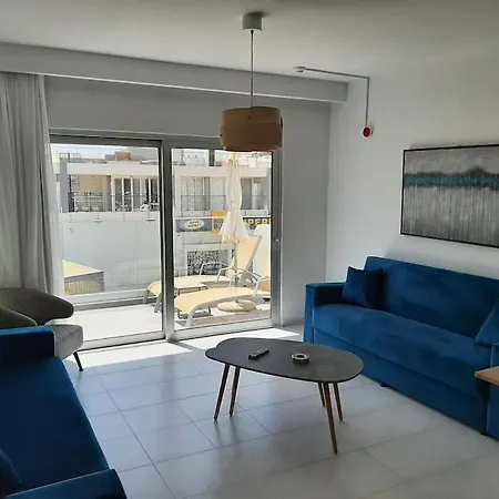 Apartment Fig Tree Island Apartment-144 *